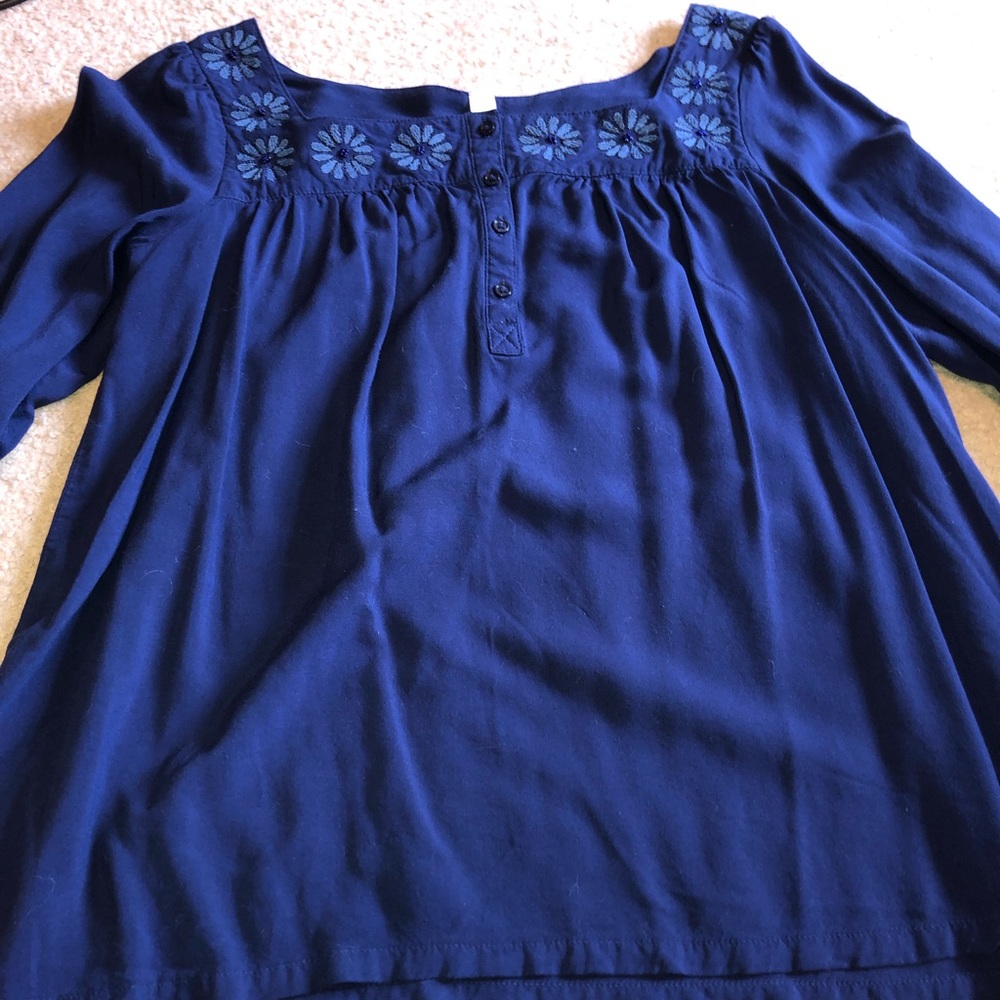 Juniors’ Navy Blue Flower Cherokee Blouse💙